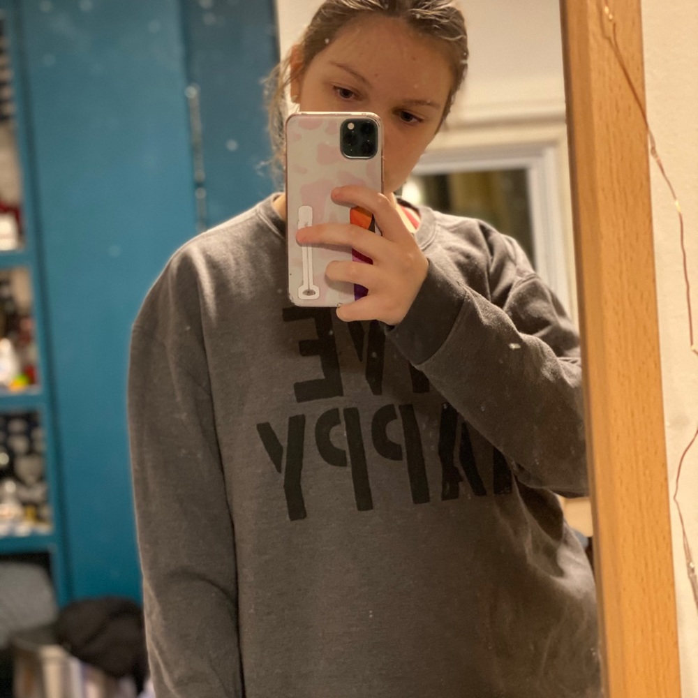 BE HAPPY grey crewneck sweater